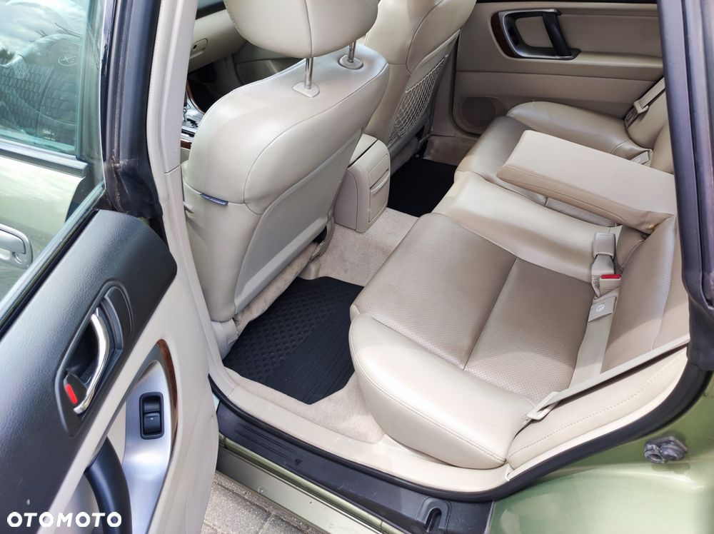 Subaru Outback 3.0 H6 - 21