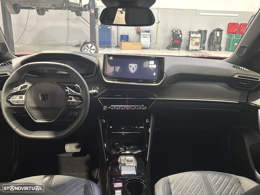 Peugeot 2008 - 8