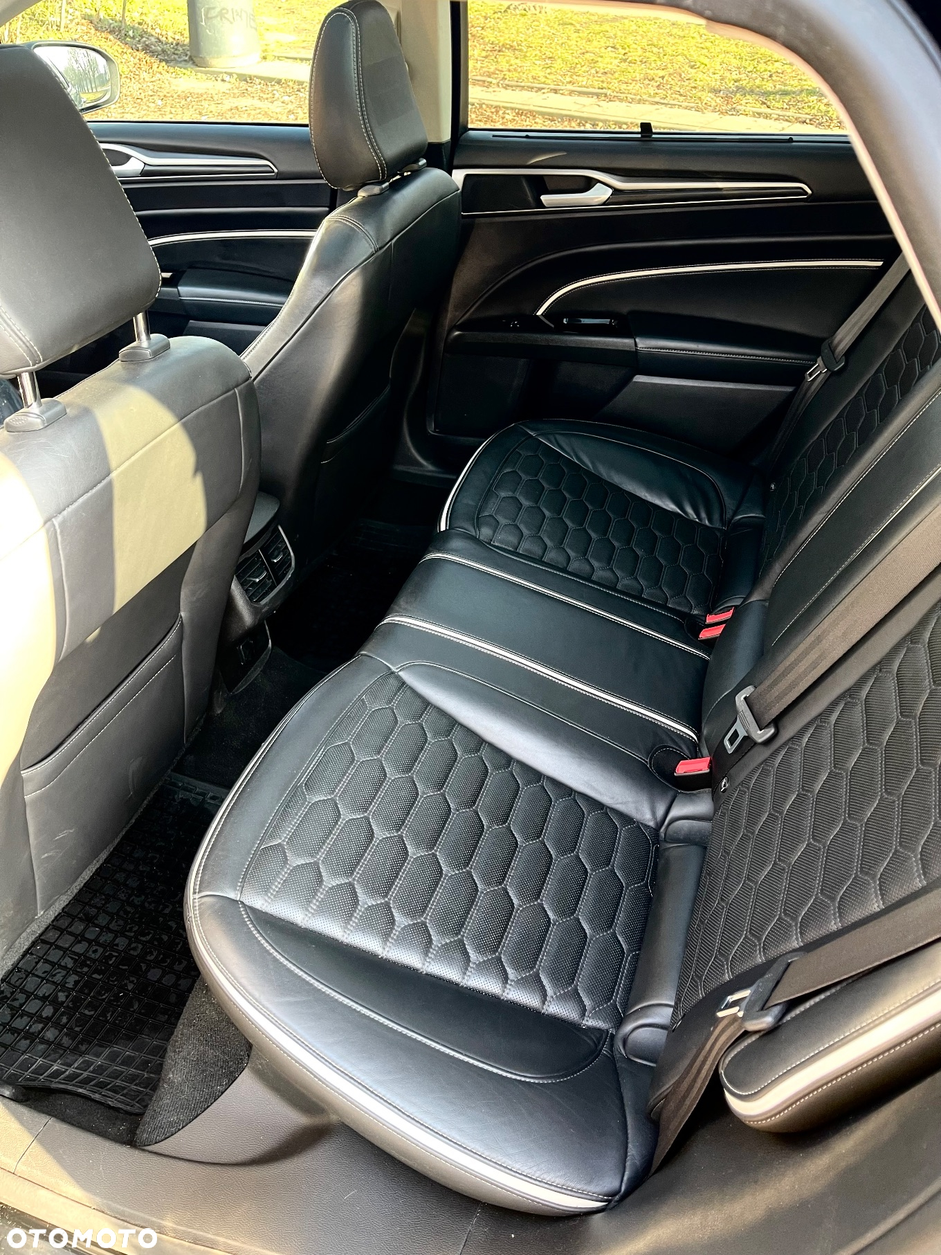 Ford Mondeo Vignale 2.0 Hybrid - 14