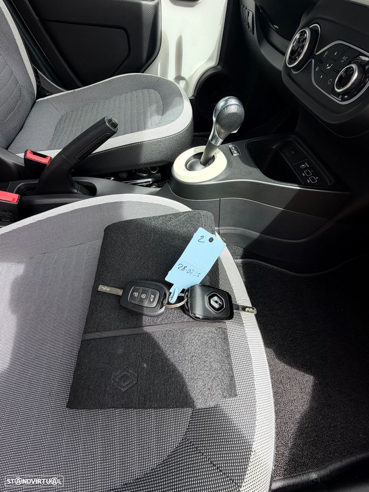 Renault Twingo E-Tech. 22 Techno - 21