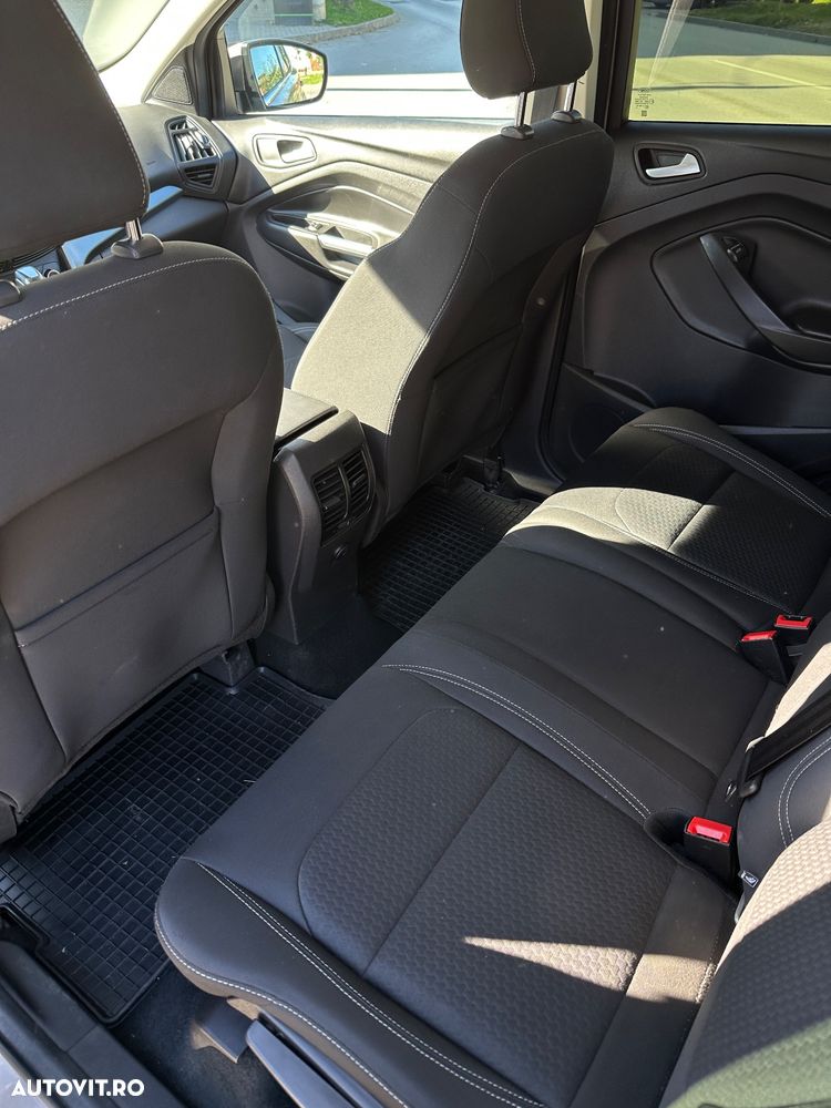 Ford Kuga 2.0 TDCi 4WD Powershift Titanium - 17