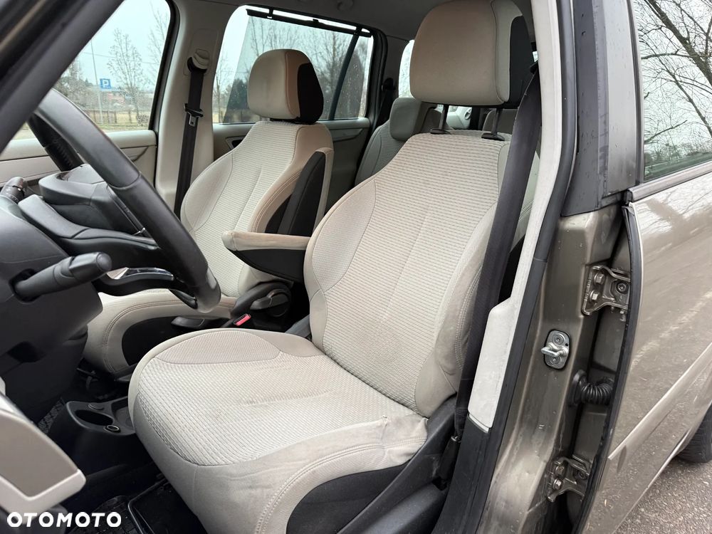 Citroën C4 Picasso - 16