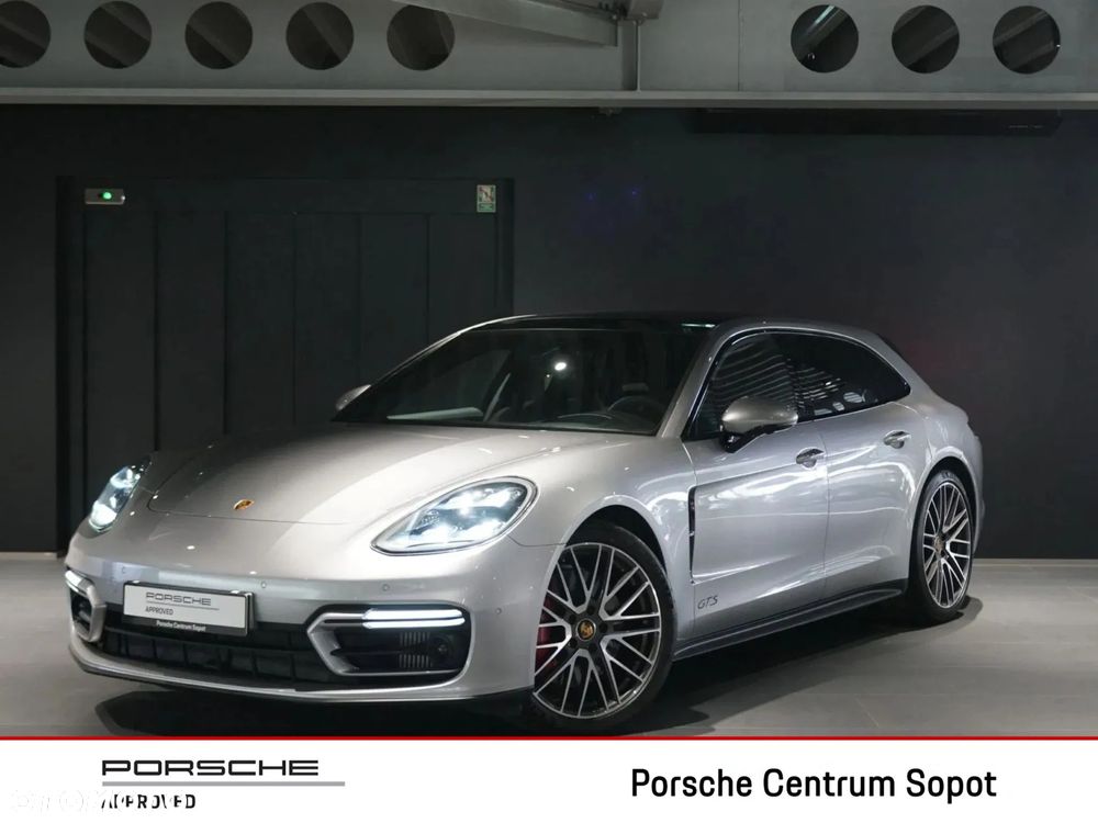 Porsche Panamera GTS Sport Turismo - 1