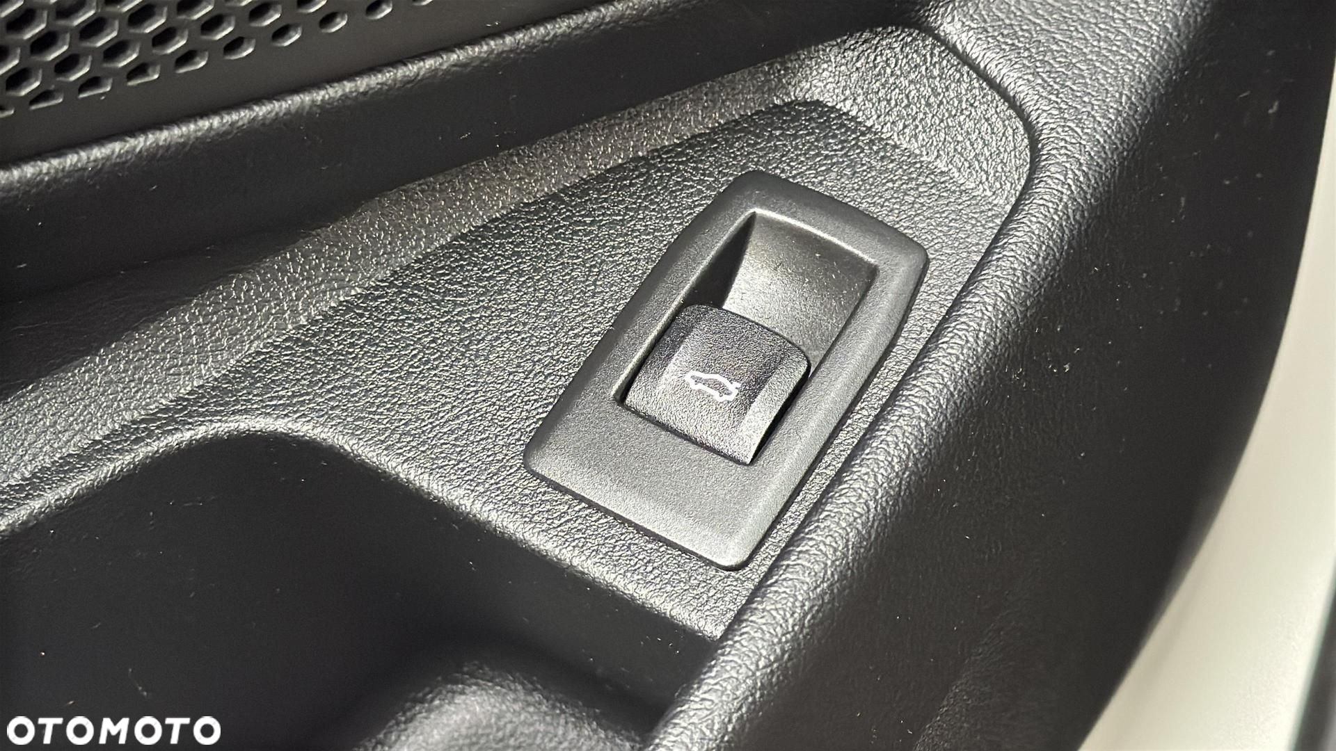 BMW Seria 3 318d - 34