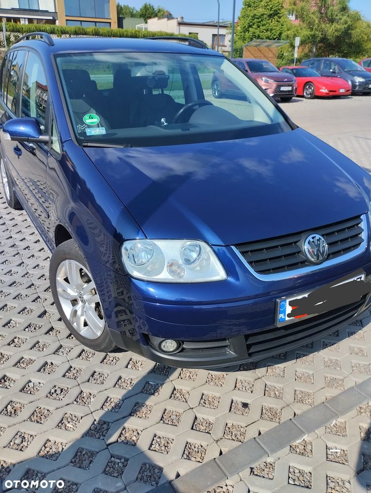 Volkswagen Touran 1.6 Conceptline - 2