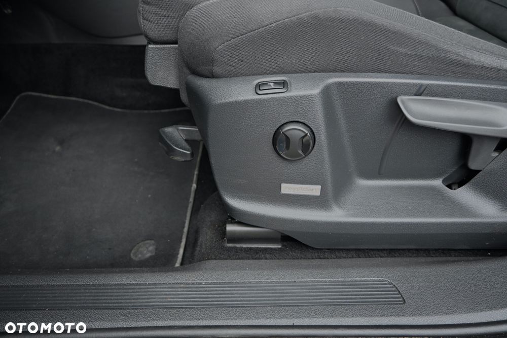 Volkswagen Touran 1.6 TDI SCR (BlueMotion Technology) DSG Comfortline - 17