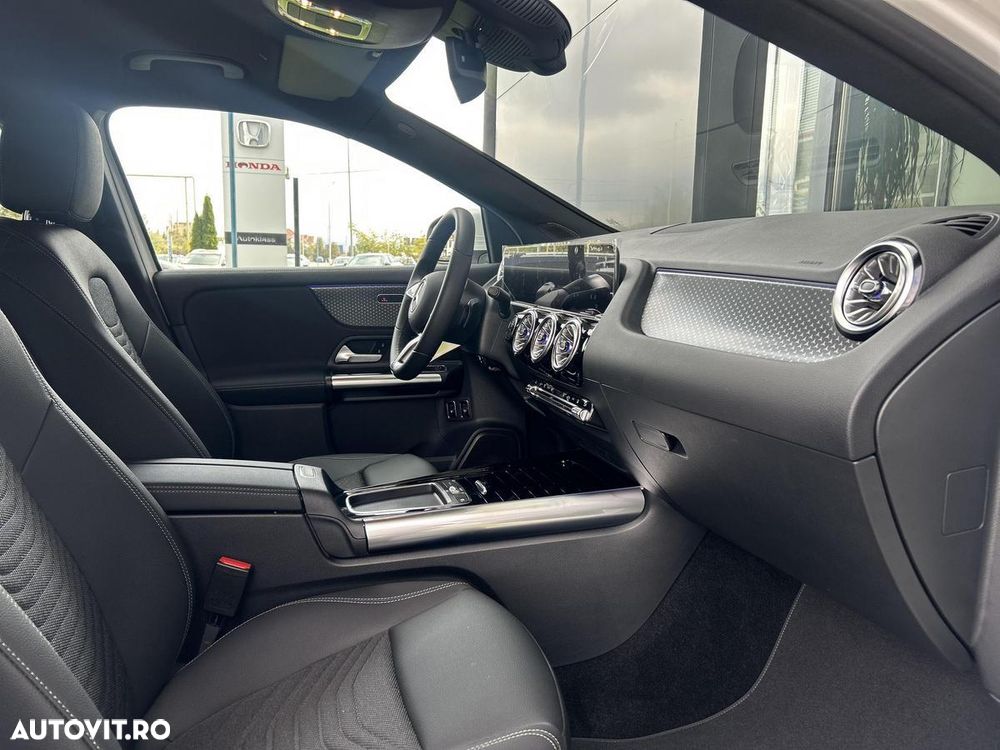 Mercedes-Benz GLA - 9