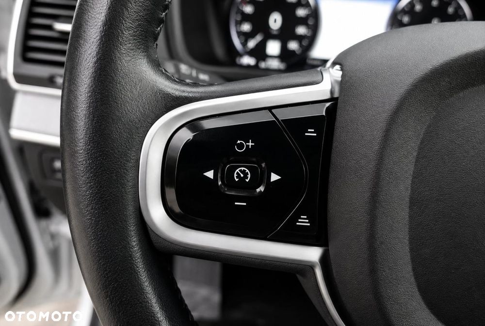 Volvo XC 90 T5 AWD Geartronic Momentum - 27