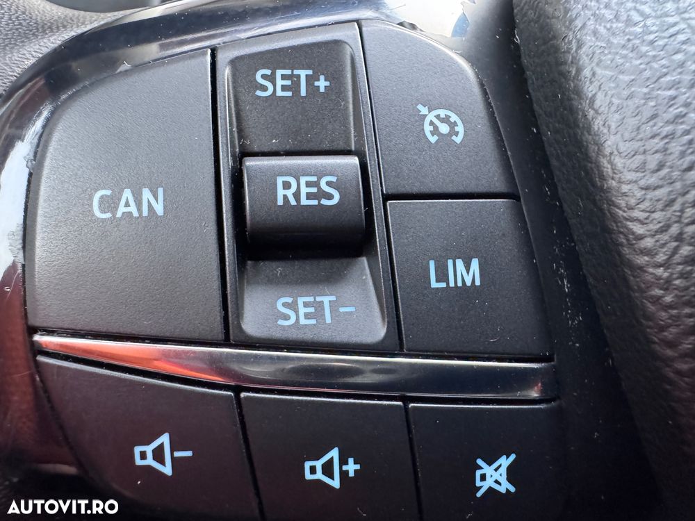 Ford Focus 1.5 EcoBlue Connected - 24