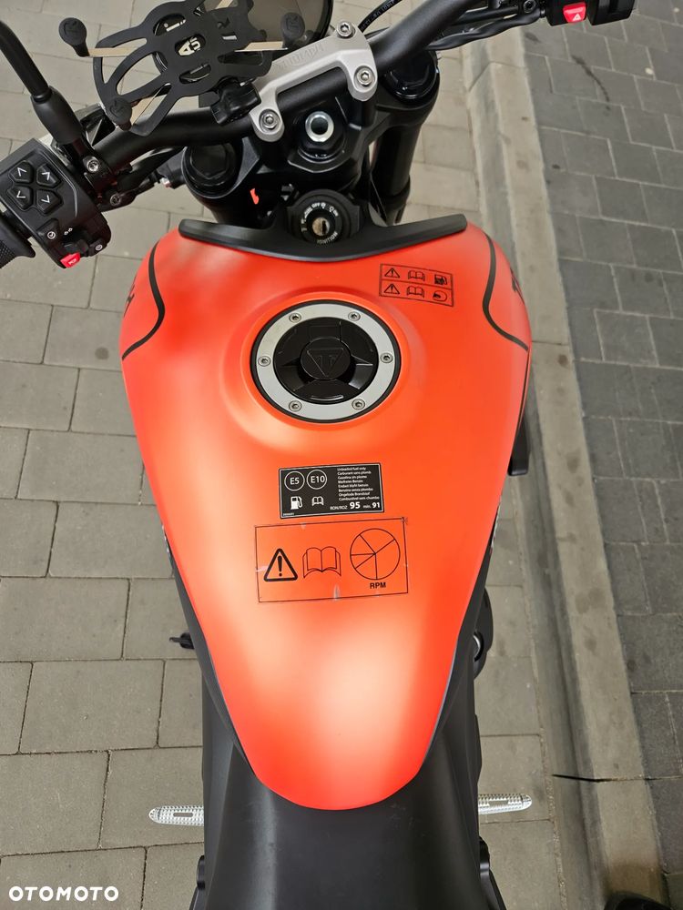 Triumph Trident - 23