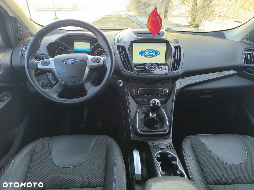 Ford Kuga 2.0 TDCi 2x4 Titanium - 15