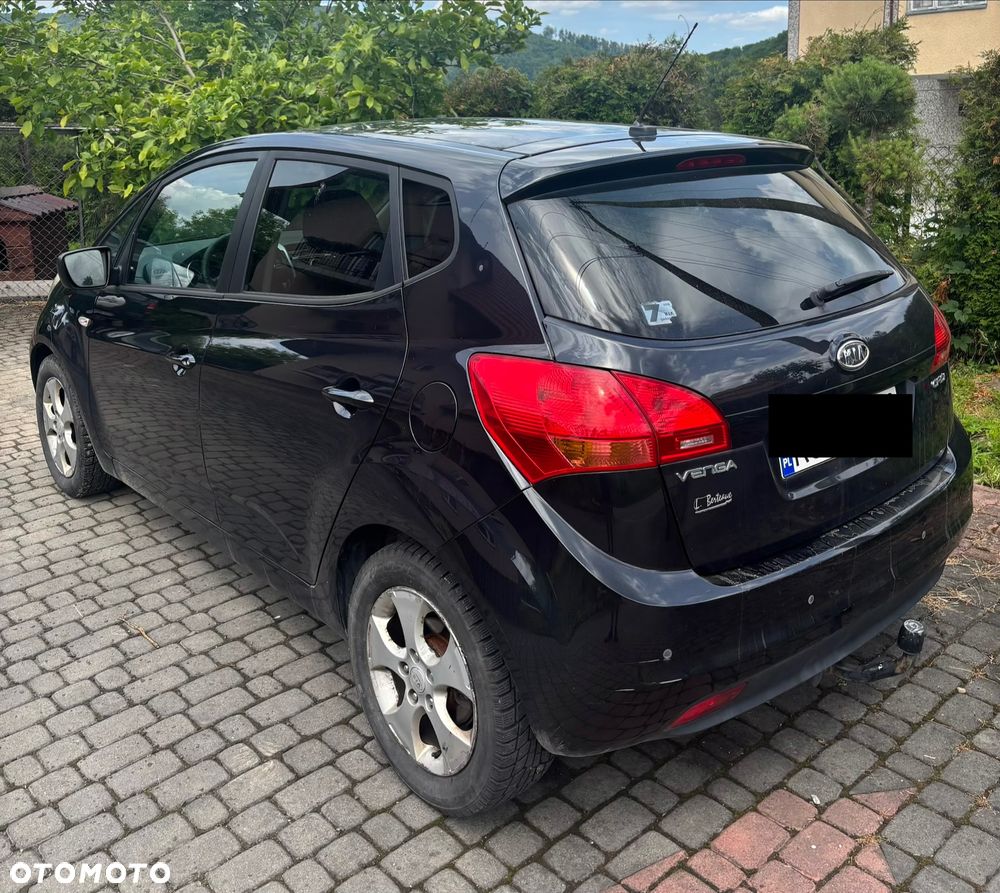 Kia Venga - 4
