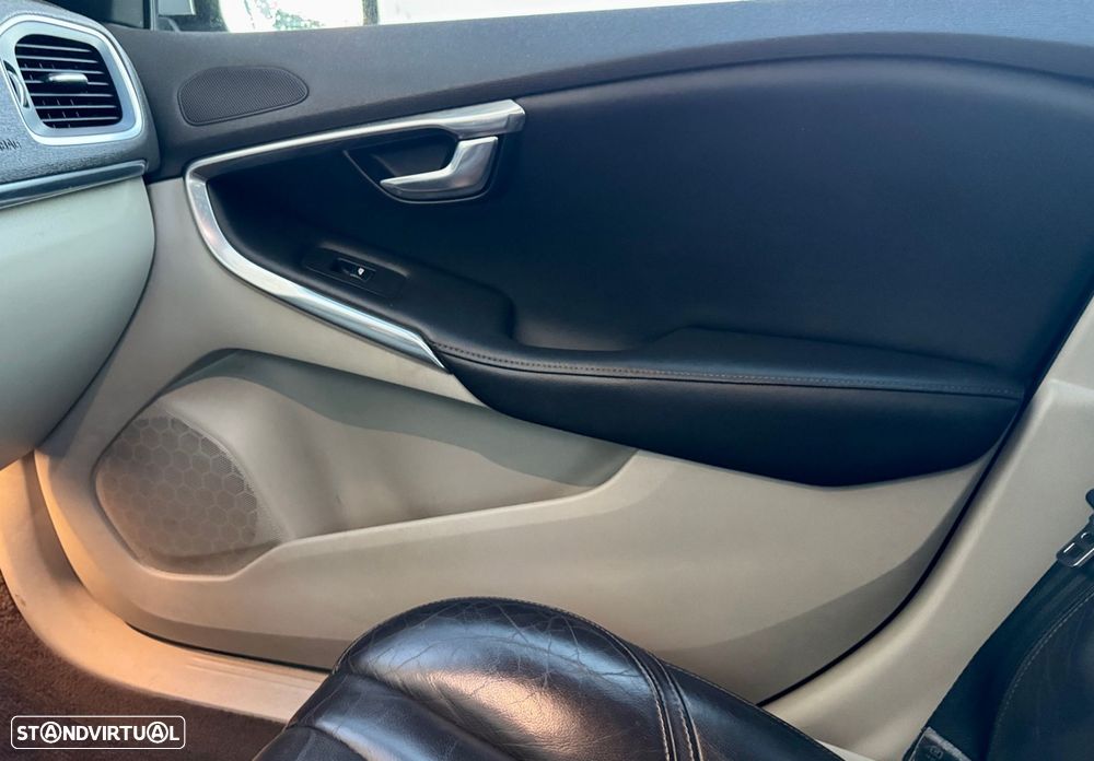 Volvo V40 1.6 D2 R-Design Momentum - 22