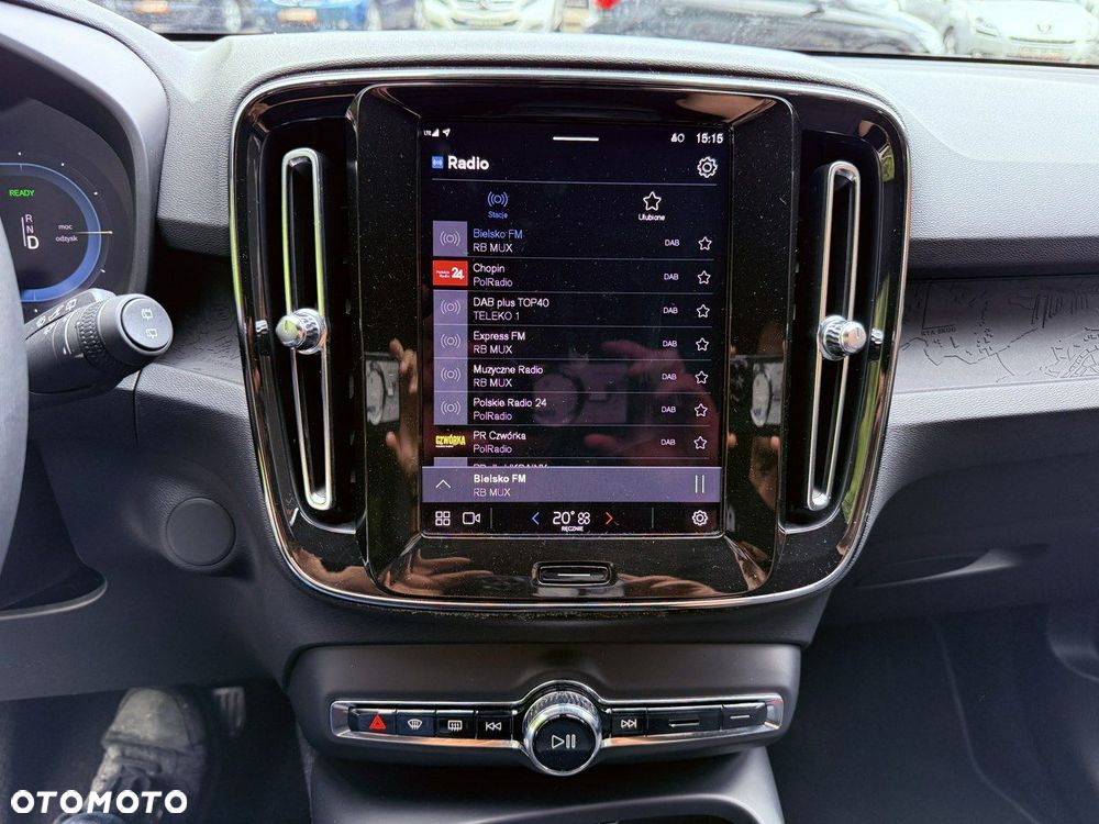 Volvo XC 40 - 25