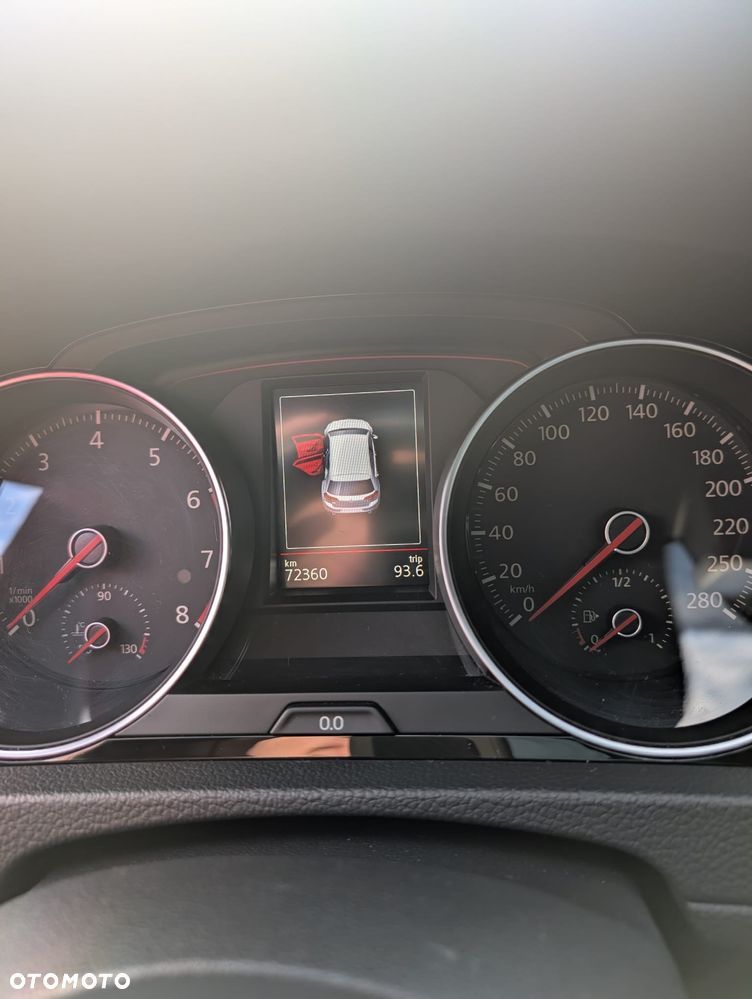 Volkswagen Golf - 21