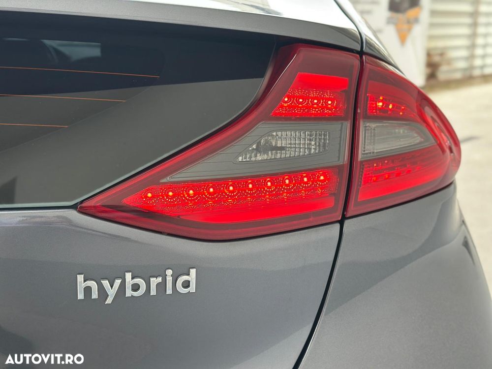 Hyundai IONIQ - 8