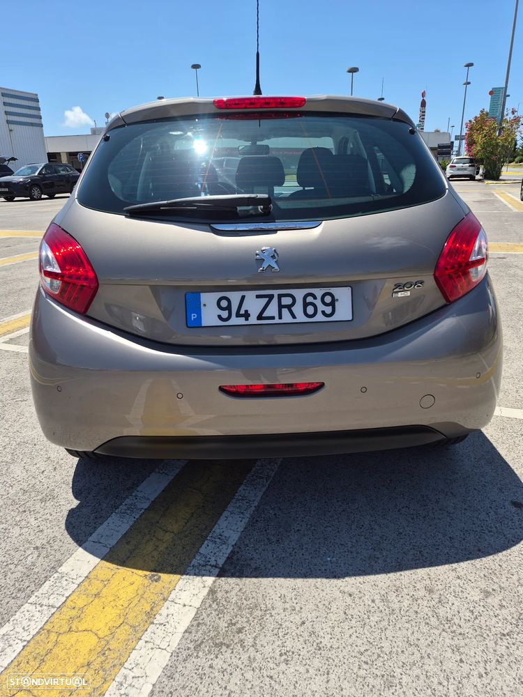 Peugeot 208 1.6 e-HDi Active 95g - 9