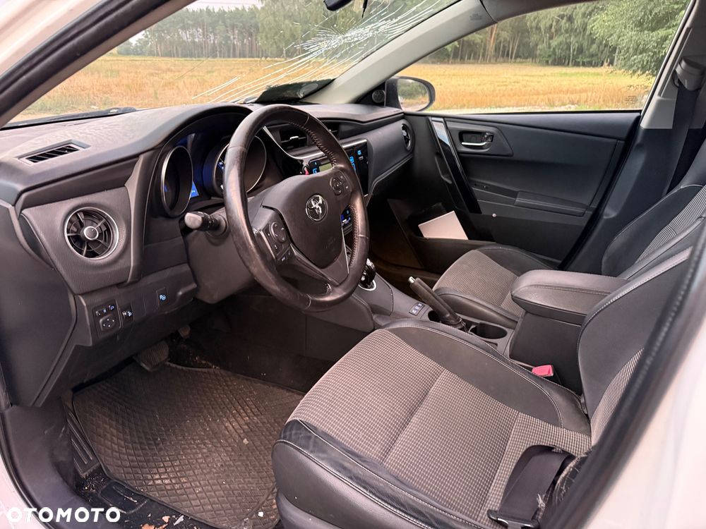 Toyota Auris - 14