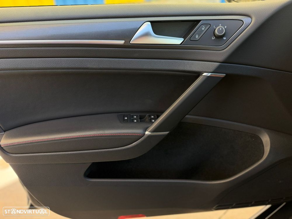 VW Golf 2.0 TSI GTI DSG Performance - 15