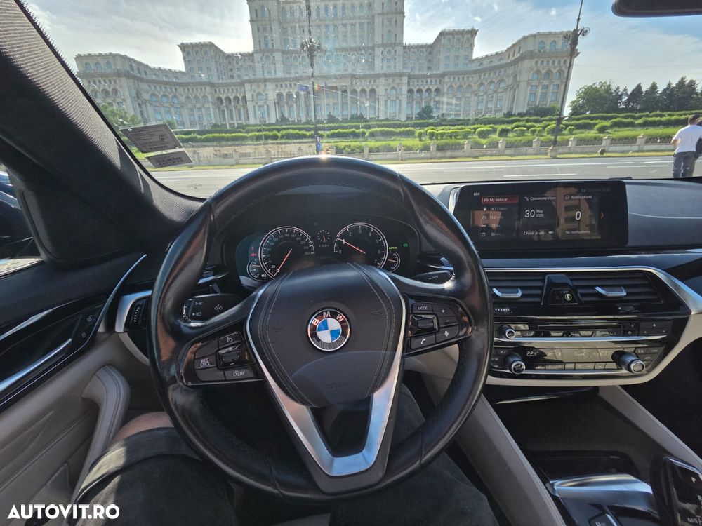 BMW Seria 5 520i AT - 6