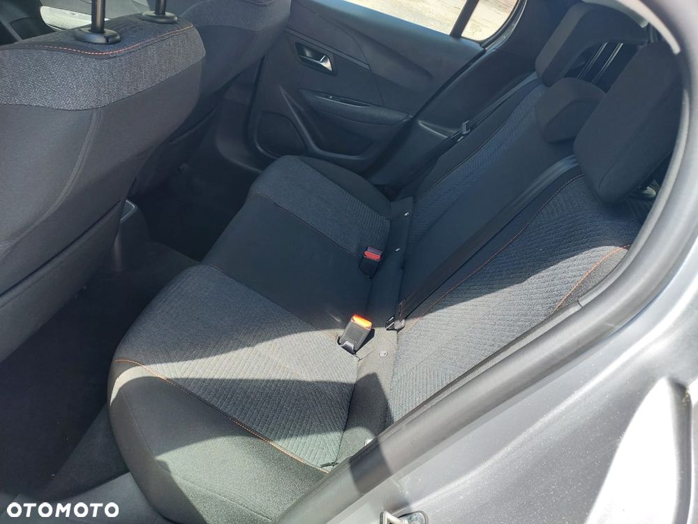 Peugeot 208 PureTech 100 Business - 11