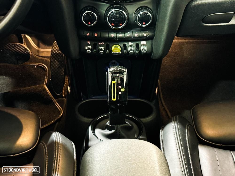 MINI 3 Portas Cooper SE Premium Classic - 24