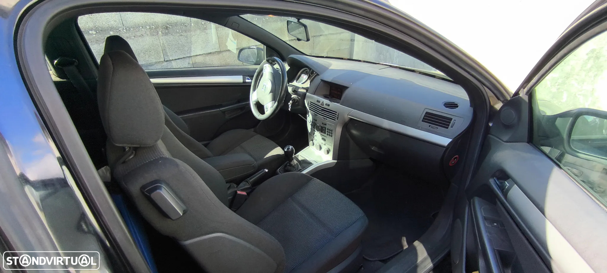 Opel Astra GTC 1.3 CDTi - 10
