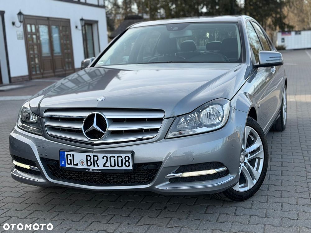 Mercedes-Benz Klasa C 180 CGI BlueEFFICIENCY Avantgarde - 6