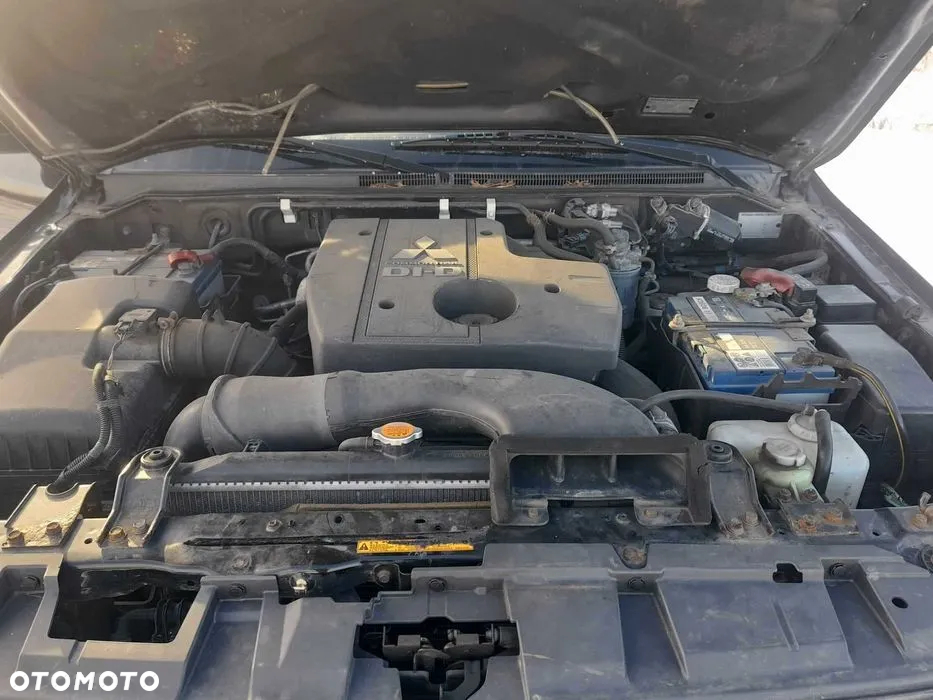 Mitsubishi Pajero - 14