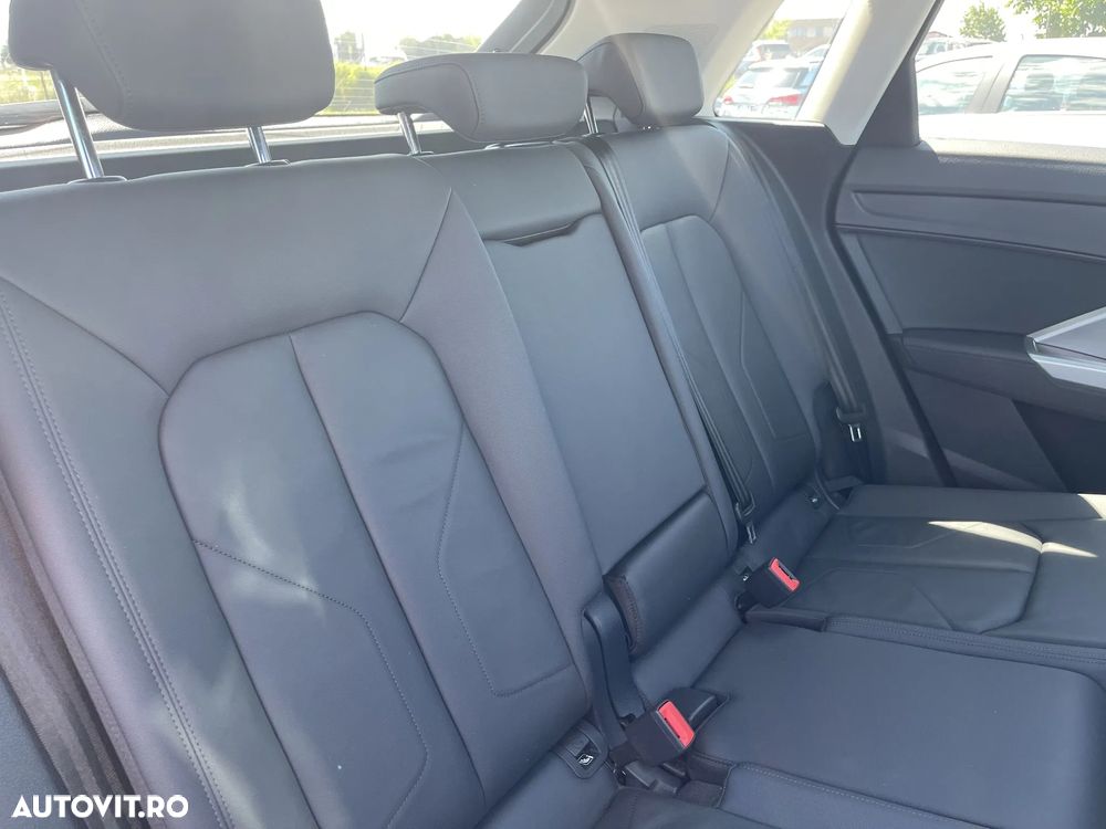 Audi Q3 2.0 40 TDI S tronic quattro S Line - 27