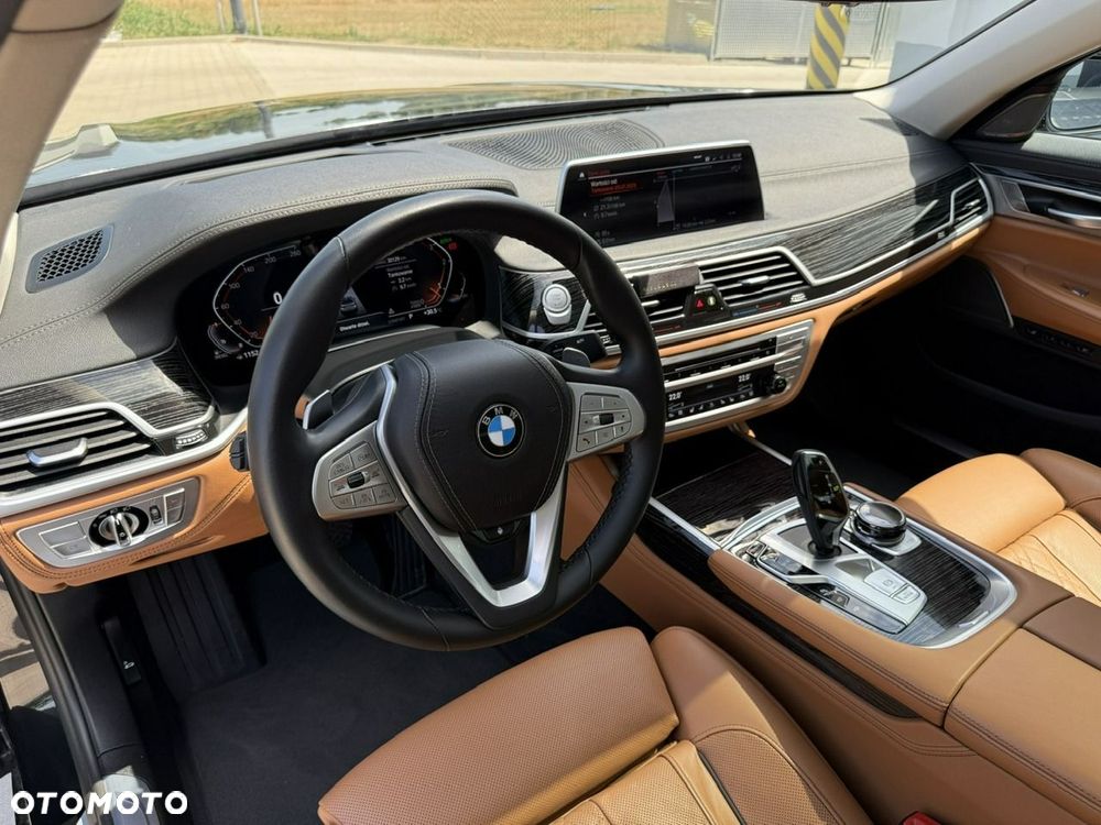 BMW Seria 7 - 11
