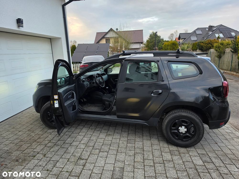 Dacia Duster 1.6 SCe Blackshadow S&S - 8
