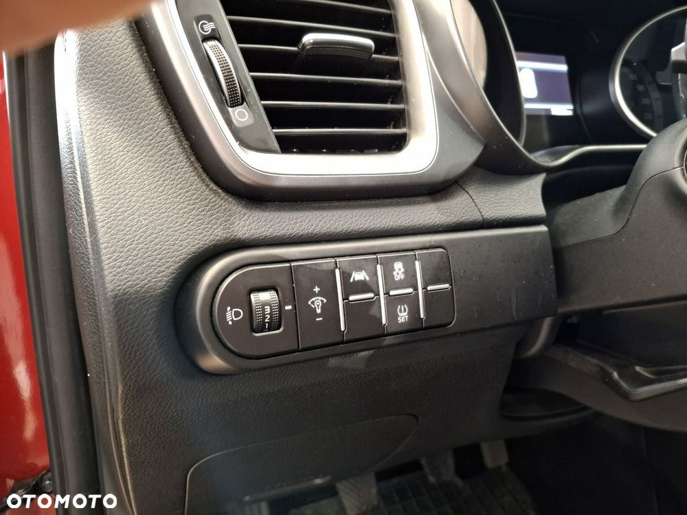 Kia XCeed - 13