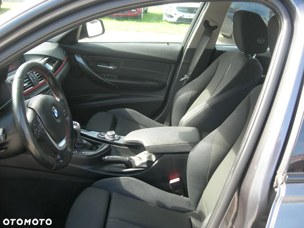 BMW Seria 3 316d Sport Line - 12