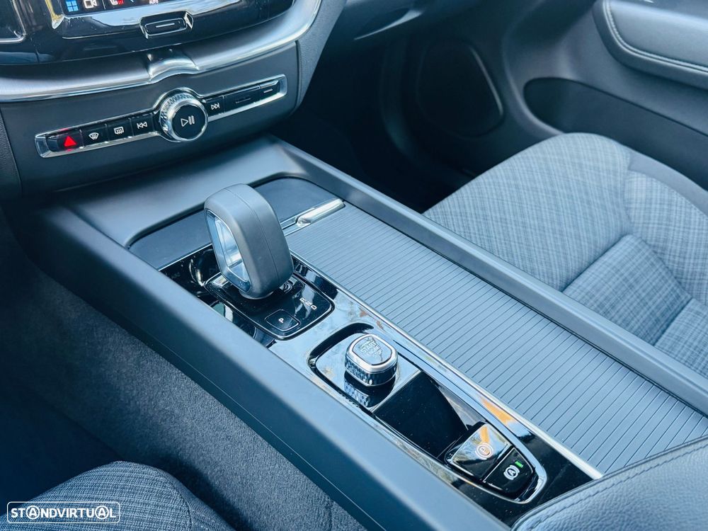 Volvo XC 60 2.0 B4 Inscription Geartronic - 38
