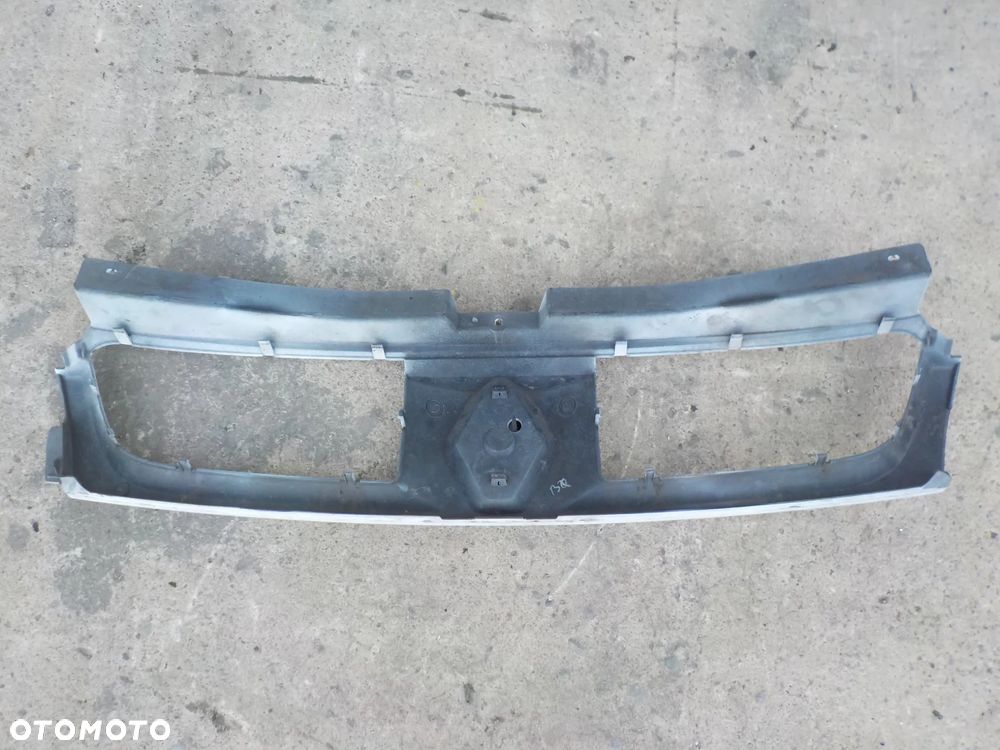 RENAULT TRAFIC II GRIL ATRAPA ZDERZAKA - 3