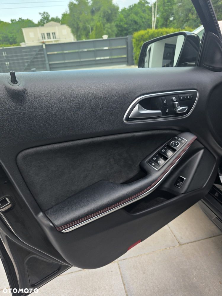 Mercedes-Benz GLA 250 7G-DCT AMG Line - 7