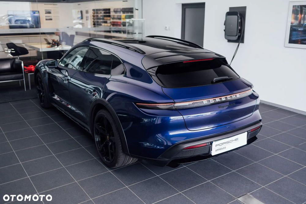 Porsche Taycan 4S Cross Turismo - 13