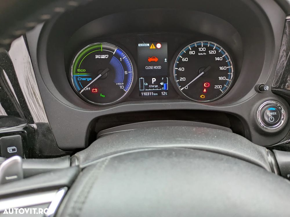 Mitsubishi Outlander - 9