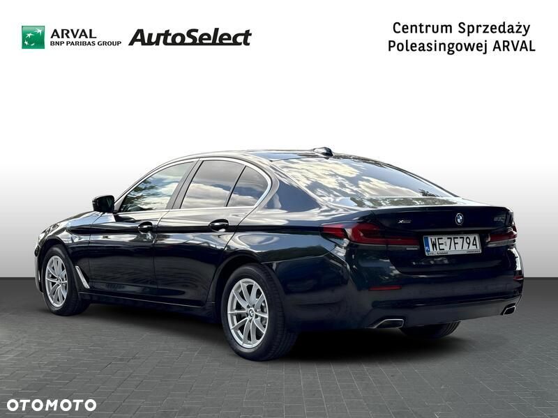 BMW Seria 5 530i xDrive mHEV - 3