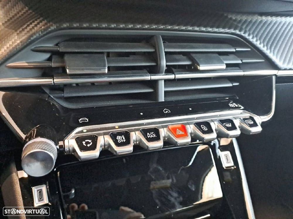 Peugeot 2008 1.2 Hybrid Allure e-DCS6 - 22