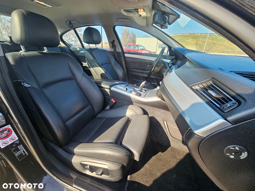 BMW Seria 5 525d xDrive Modern Line - 21
