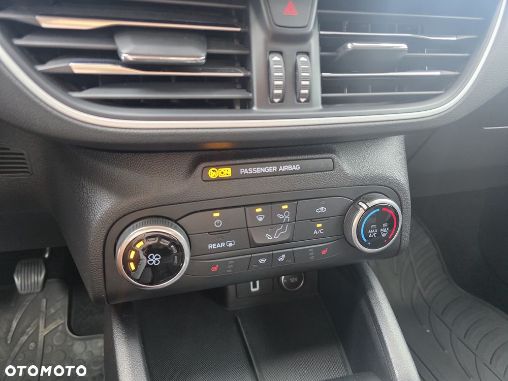 Ford Focus 1.5 EcoBoost STart-Stopp-System TITANIUM - 11