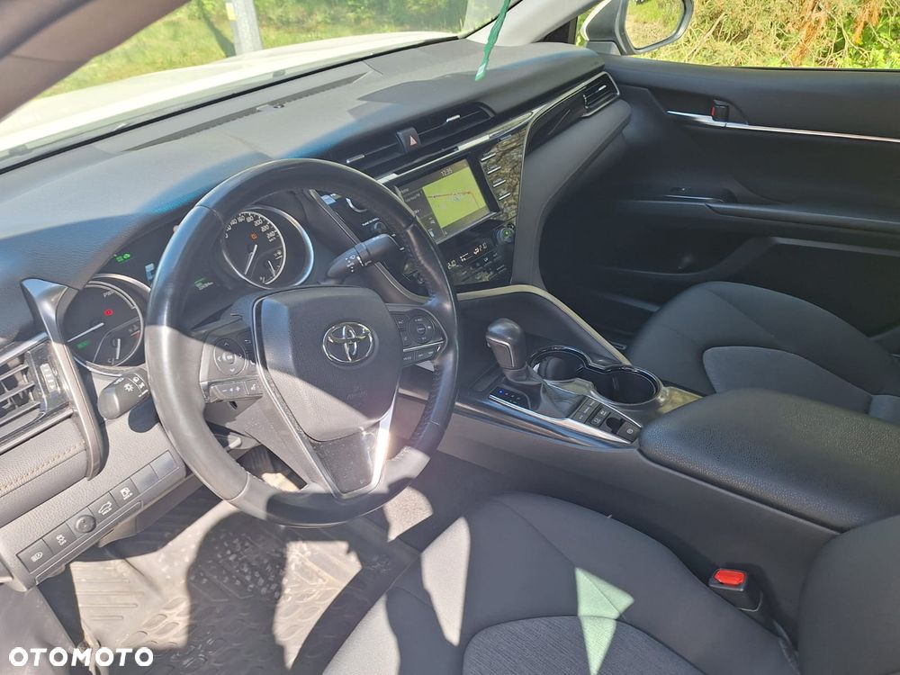 Toyota Camry 2.5 Hybrid Comfort CVT - 4