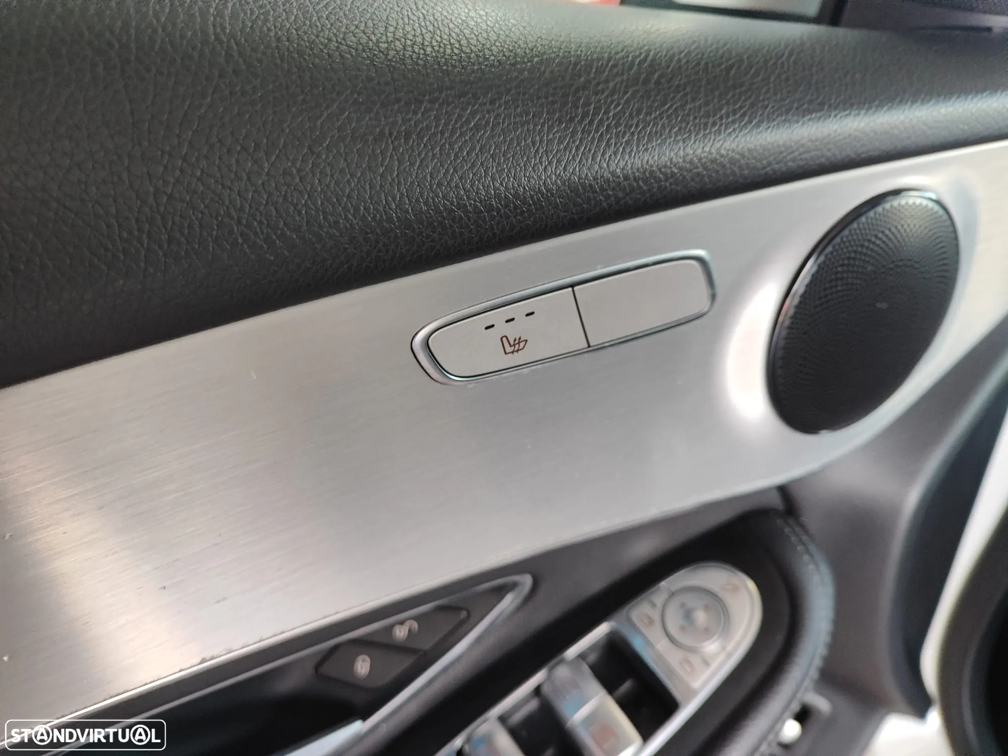 Mercedes-Benz GLC 220 d 4Matic 9G-TRONIC AMG Line - 23