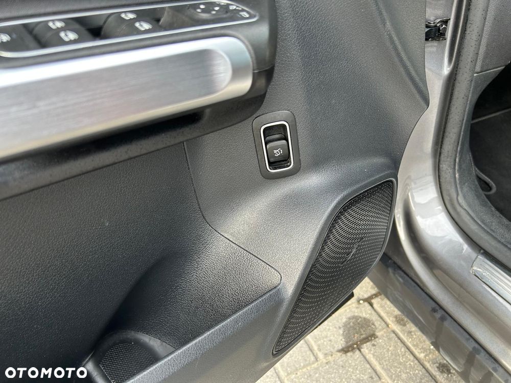 Mercedes-Benz GLB 200 d Progressive 8G-DCT - 17