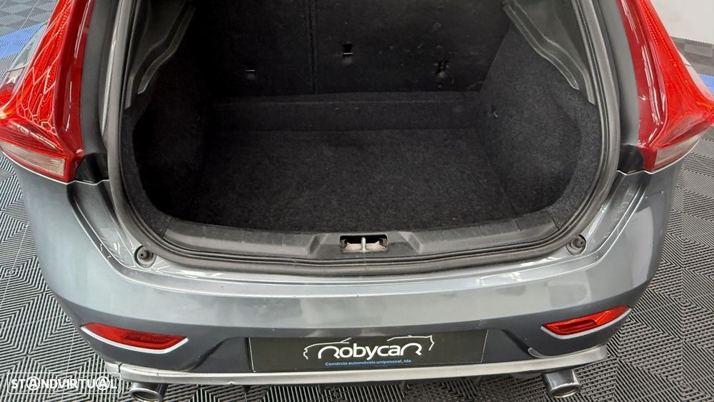 Volvo V40 2.0 D2 R-Design Momentum Geartronic - 33