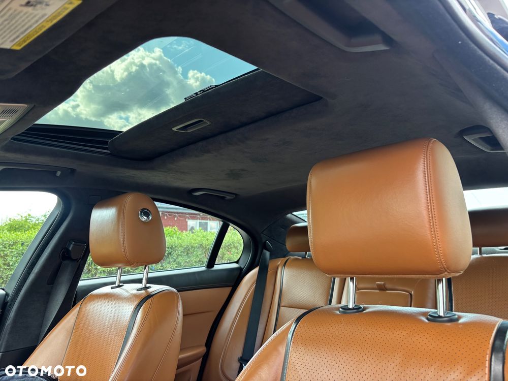 Jaguar XF 3.0 T Portfolio - 6
