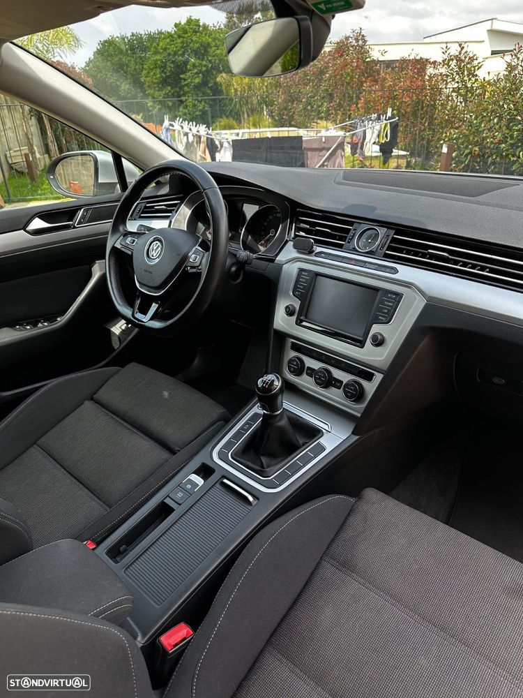VW Passat Variant 1.6 TDI BlueMotion - 10
