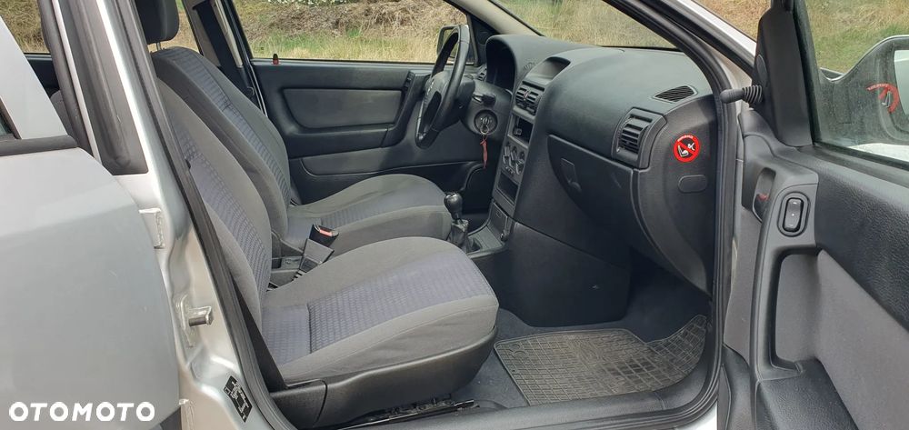 Opel Astra - 16